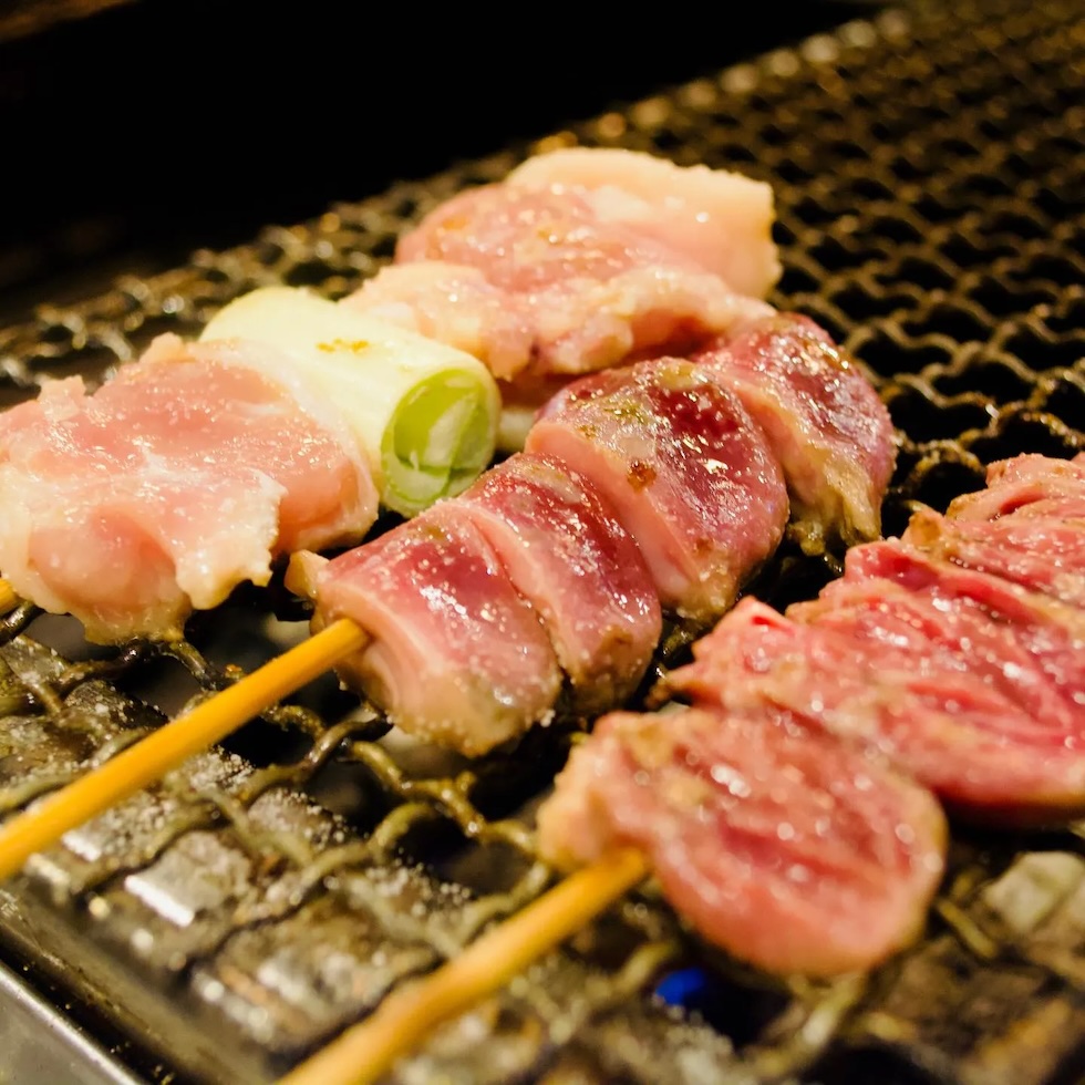 寛ぎの空間で、絶品の創作料理と食事に合うお酒を存分にお楽しみください